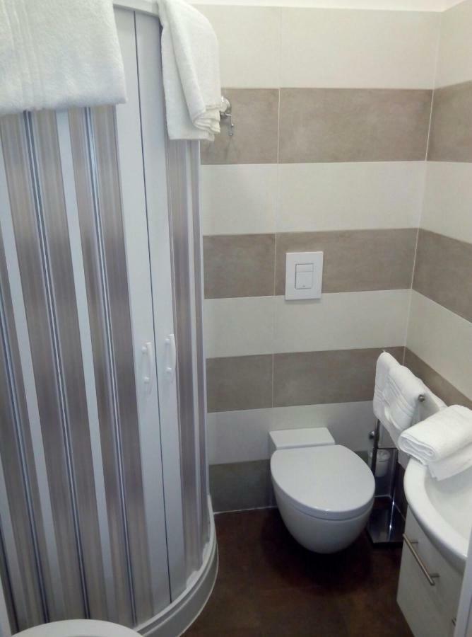 Gradoni Di Chiaia Twenty Three Bed & Breakfast Naples Luaran gambar