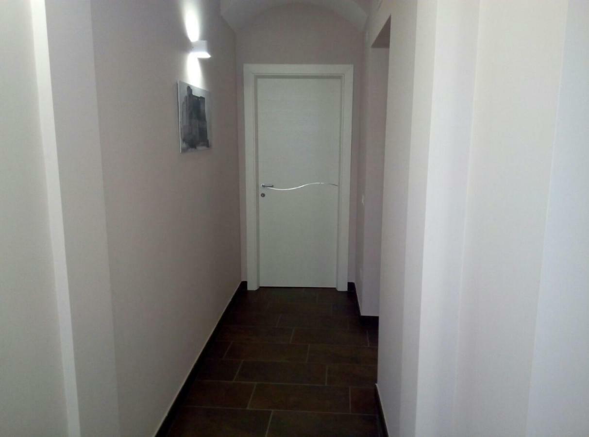 Gradoni Di Chiaia Twenty Three Bed & Breakfast Naples Luaran gambar