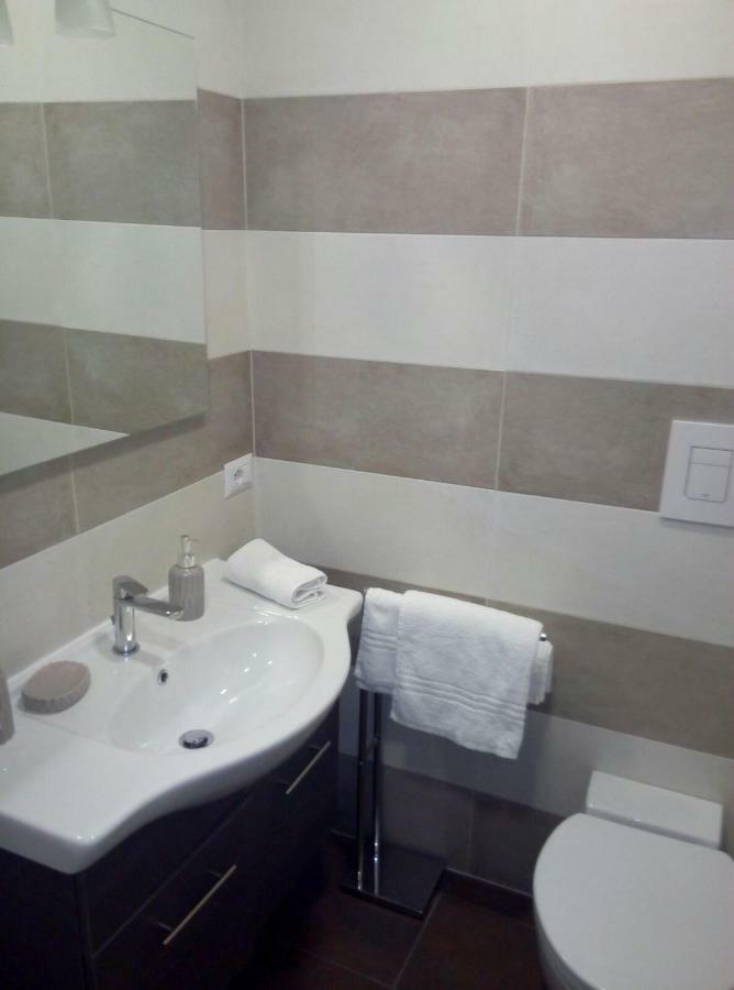 Gradoni Di Chiaia Twenty Three Bed & Breakfast Naples Luaran gambar