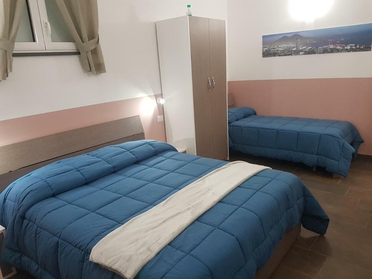 Gradoni Di Chiaia Twenty Three Bed & Breakfast Naples Luaran gambar