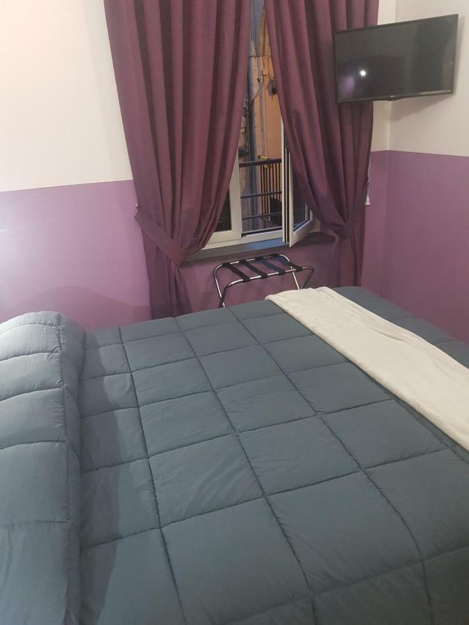Gradoni Di Chiaia Twenty Three Bed & Breakfast Naples Luaran gambar