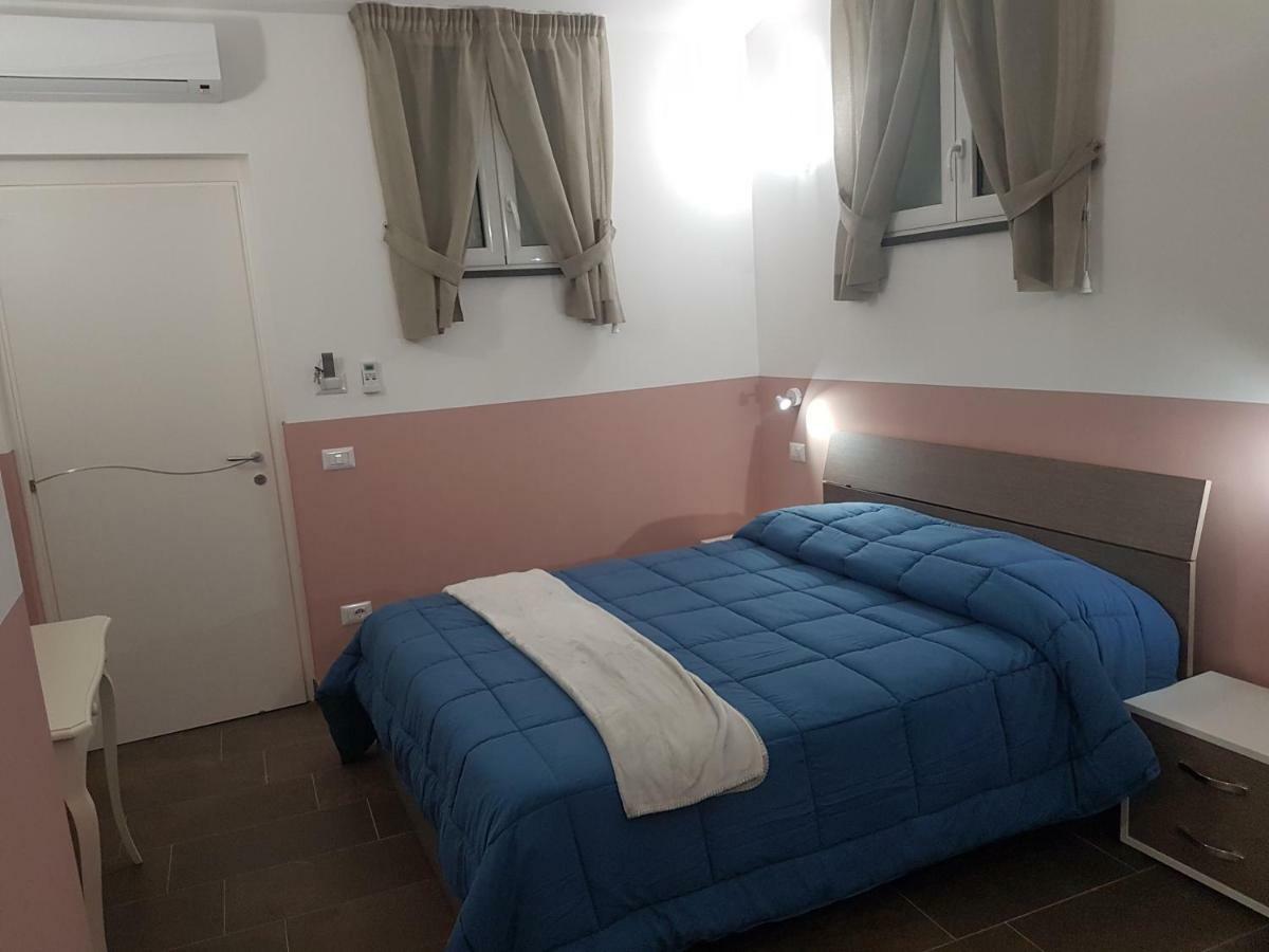 Gradoni Di Chiaia Twenty Three Bed & Breakfast Naples Luaran gambar