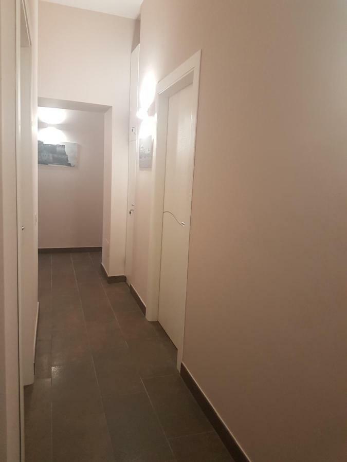 Gradoni Di Chiaia Twenty Three Bed & Breakfast Naples Luaran gambar