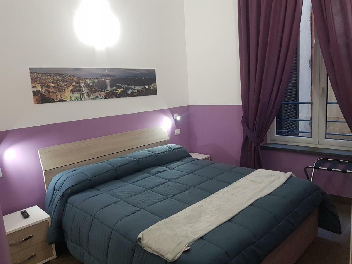 Gradoni Di Chiaia Twenty Three Bed & Breakfast Naples Luaran gambar