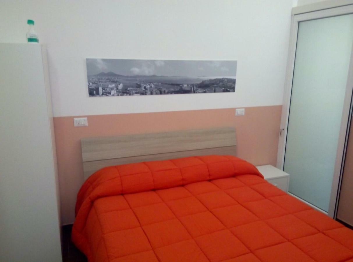 Gradoni Di Chiaia Twenty Three Bed & Breakfast Naples Luaran gambar