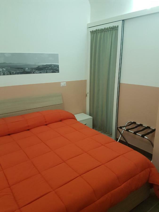 Gradoni Di Chiaia Twenty Three Bed & Breakfast Naples Luaran gambar