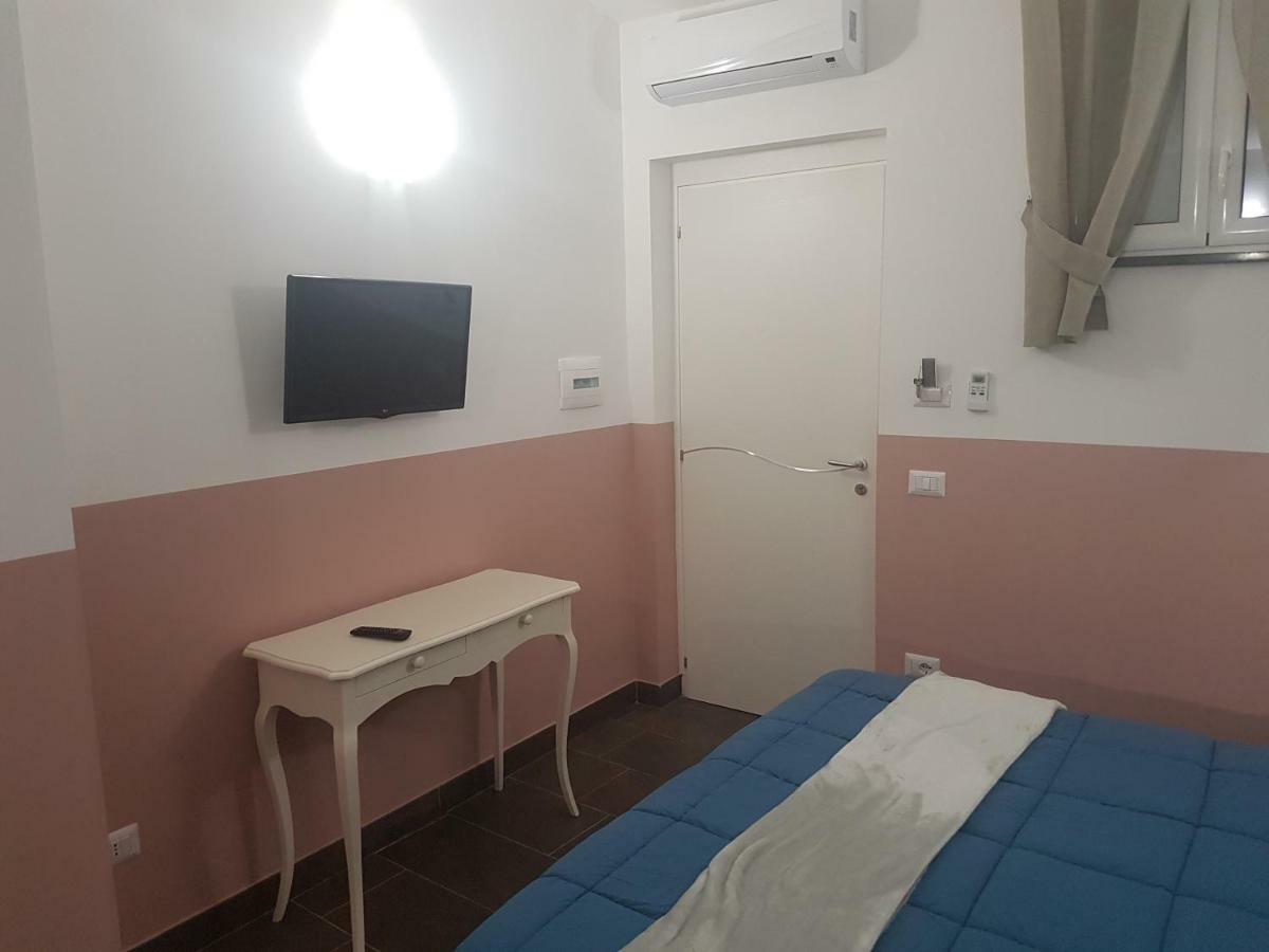 Gradoni Di Chiaia Twenty Three Bed & Breakfast Naples Luaran gambar