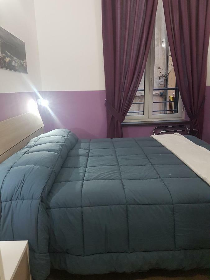 Gradoni Di Chiaia Twenty Three Bed & Breakfast Naples Luaran gambar