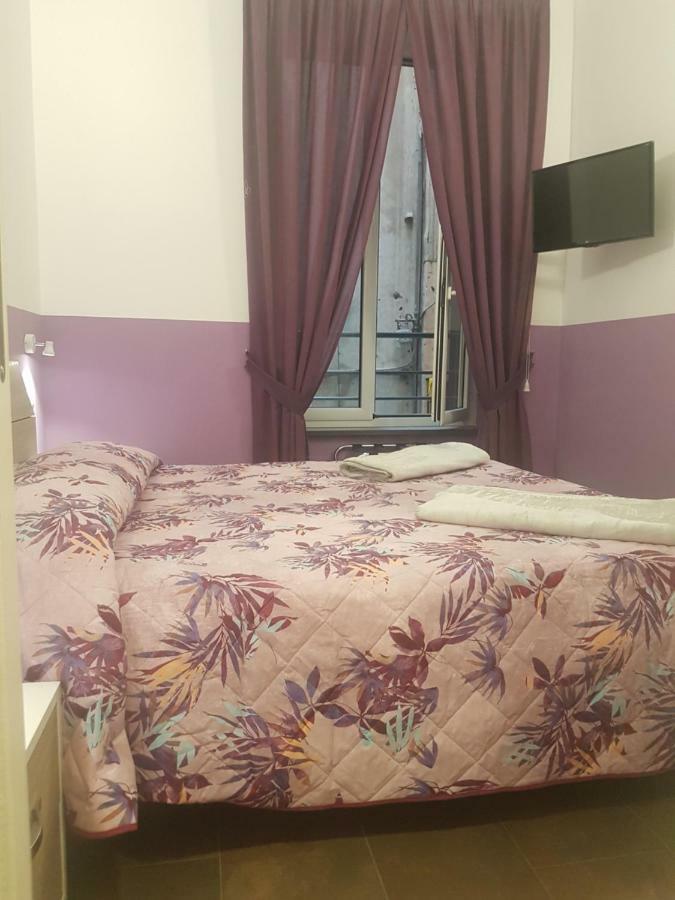 Gradoni Di Chiaia Twenty Three Bed & Breakfast Naples Luaran gambar
