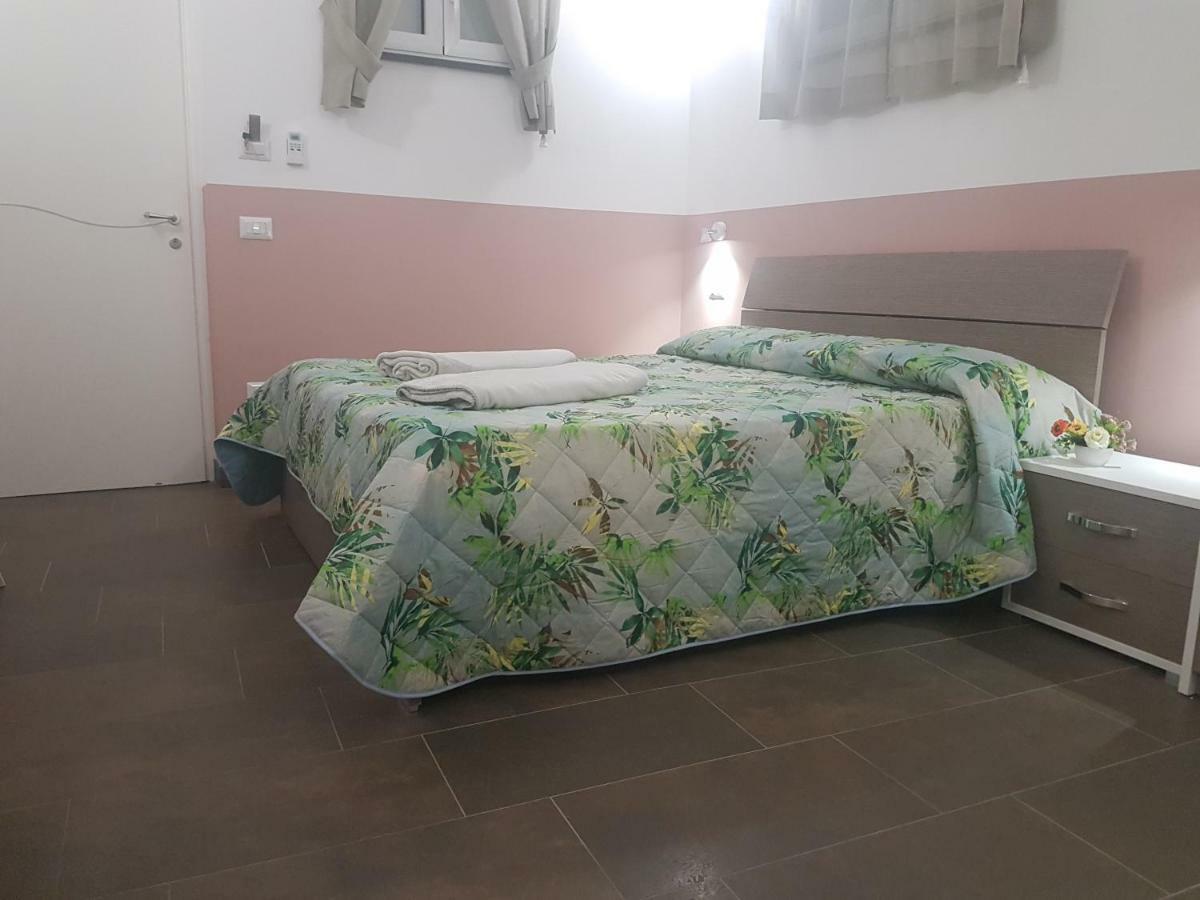 Gradoni Di Chiaia Twenty Three Bed & Breakfast Naples Luaran gambar