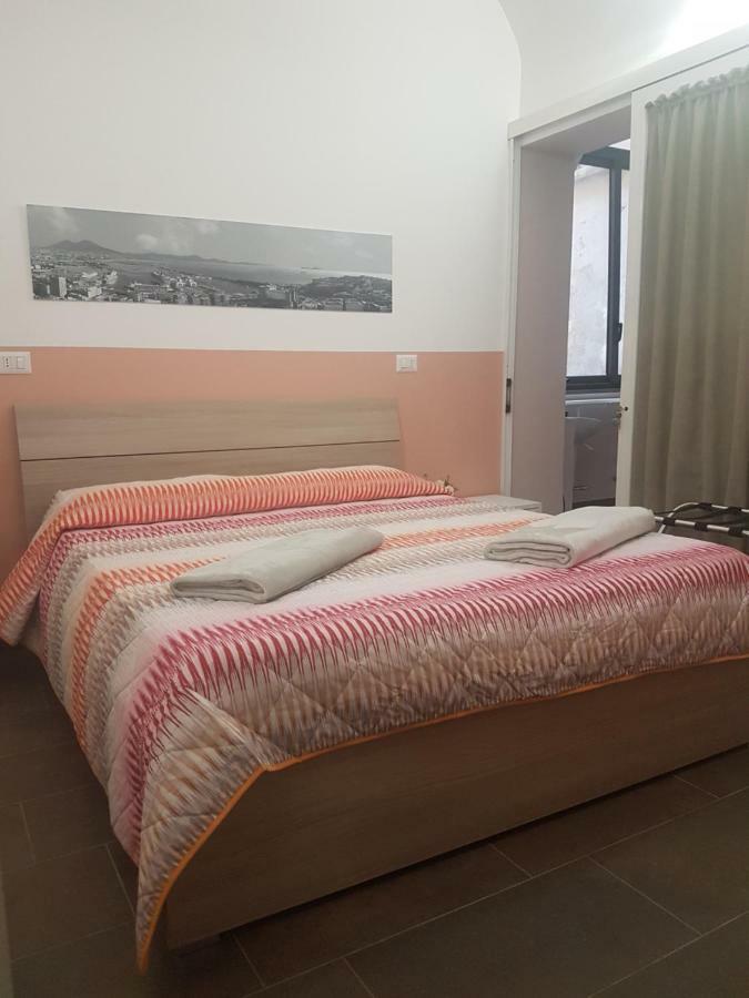 Gradoni Di Chiaia Twenty Three Bed & Breakfast Naples Luaran gambar