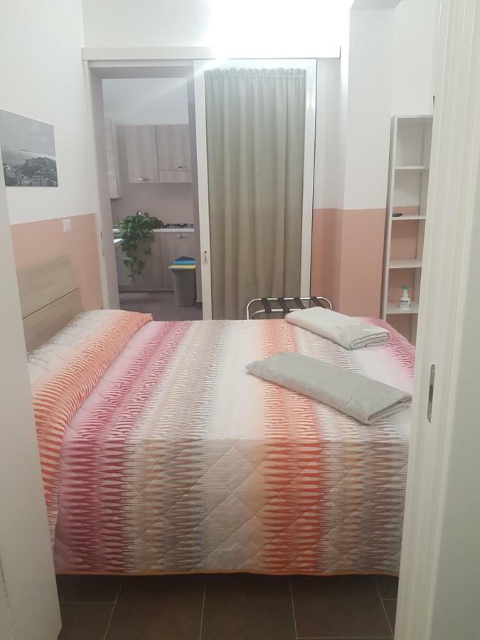 Gradoni Di Chiaia Twenty Three Bed & Breakfast Naples Luaran gambar